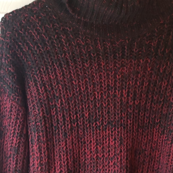 Turtle neck sweater - Picture 3 of 3